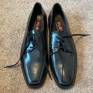 Men’s Florsheim leather dress shoes